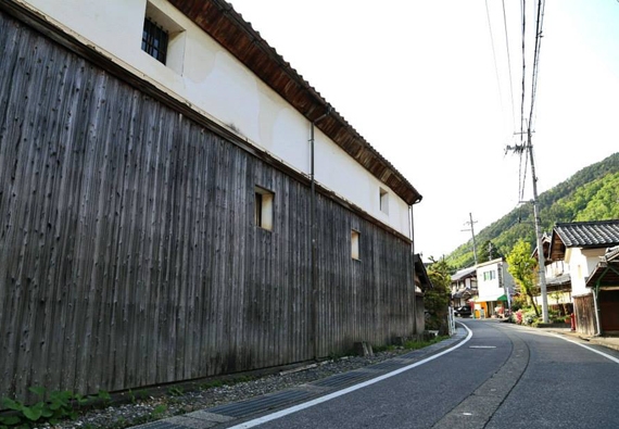 内面から美しくする美容師 藤岡 建二